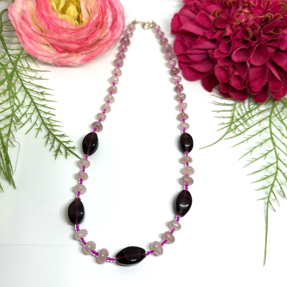 VINTAGE⚜️Glass Beaded Pastel Necklace